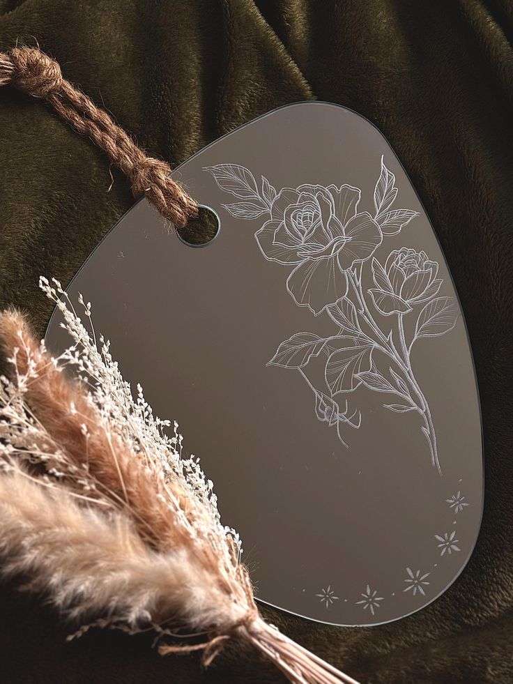 Miroir gravé inspiré des tatouages - Art mural unique fait main