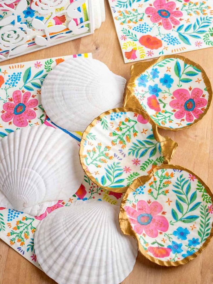 How to Make Napkin Decoupage Seashells